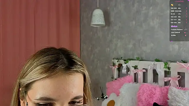 Snapshot of vivyboo111 chatting on February 10, 7:57 pm vivyboo111 online show from February 10, 7:57 pm