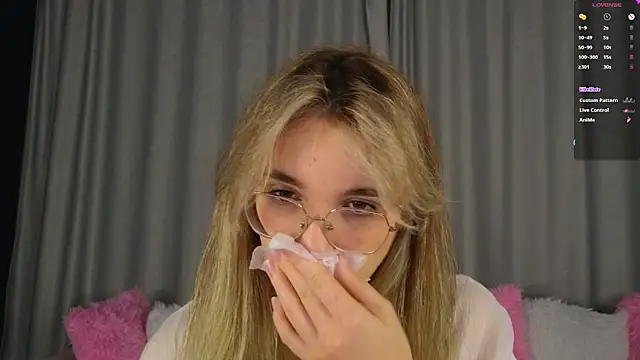 vivyboo111 online show from November 14, 8:23 pm