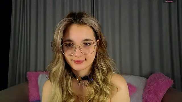 vivyboo111 online show from November 28, 8:42 pm