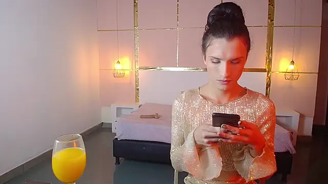 IsabelFernandez online show from October 10, 5:30 am