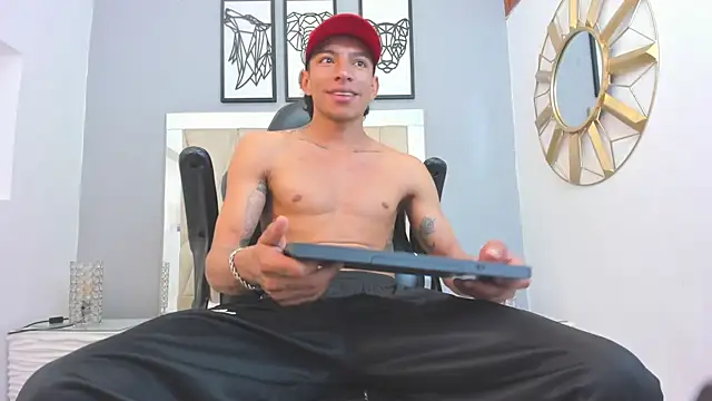 Snapshot of mickey_beasley chatting on October 18, 7:16 pm mickey beasley online show from October 18, 7:16 pm