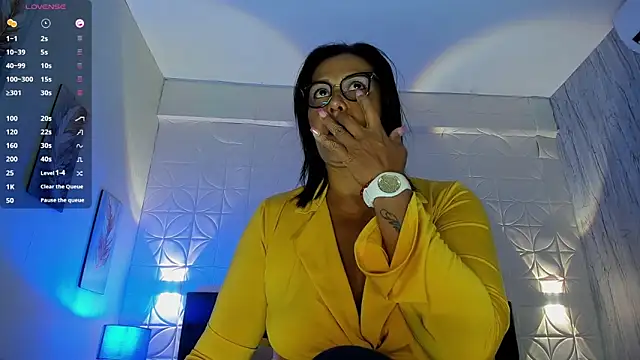 EmillyLim online show from December 5, 7:55 pm