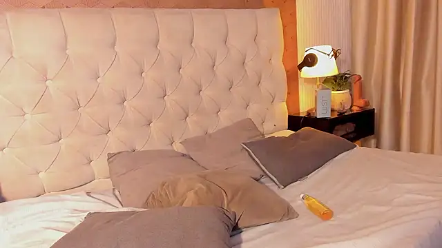 liam twiink online show from March 8, 2:04 am