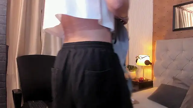 liam twiink online show from March 13, 3:00 am