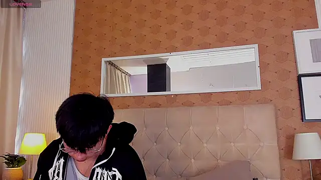 liam twiink online show from December 20, 7:28 pm