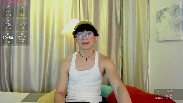 Snapshot of liam_twiink chatting on April 30, 7:32 pm liam twiink online show from April 30, 7:32 pm