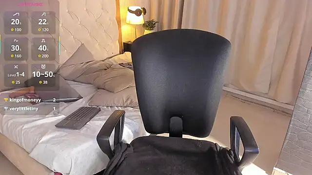 liam twiink online show from November 23, 7:29 am