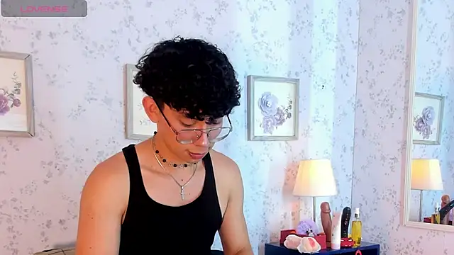 liam twiink online show from March 20, 7:37 pm