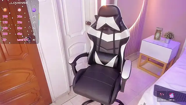 isa vel online show from November 18, 7:28 pm