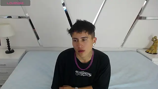 oblivionlove online show from March 28, 4:41 pm