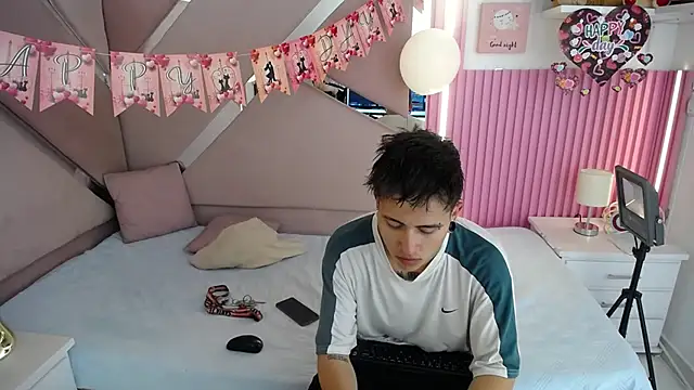 oblivionlove online show from February 16, 12:37 pm