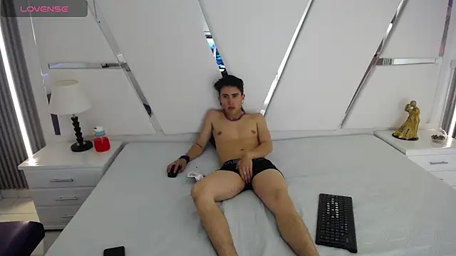 oblivionlove online show from April 7, 9:38 pm