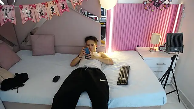 oblivionlove online show from February 23, 1:12 pm