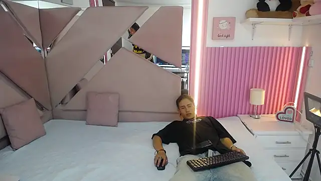 oblivionlove online show from March 24, 8:53 pm