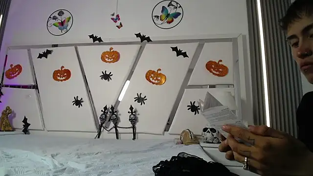 oblivionlove online show from October 20, 9:04 pm