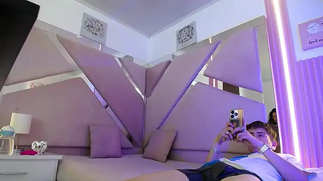 oblivionlove online show from November 18, 8:12 pm