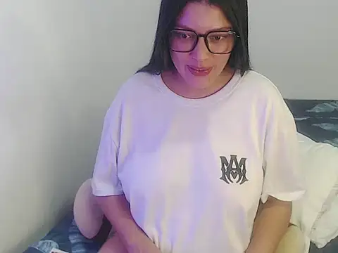 Snapshot of ImSweetLips chatting on October 4, 10:00 pm ImSweetLips online show from October 4, 10:00 pm
