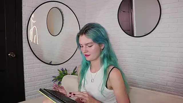 Snapshot of Lika_Sky chatting on September 28, 8:38 pm Lika Sky online show from September 28, 8:38 pm