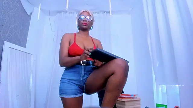 Snapshot of LolaJenkinss chatting on November 24, 1:11 pm LolaJenkinss online show from November 24, 1:11 pm