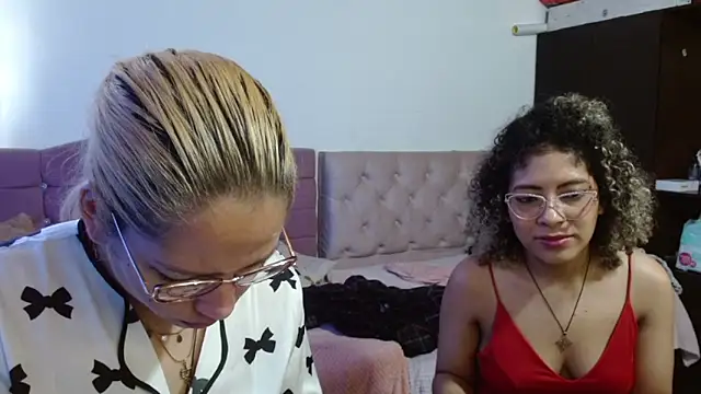 LITTLEKITTY19 online show from January 31, 7:12 pm