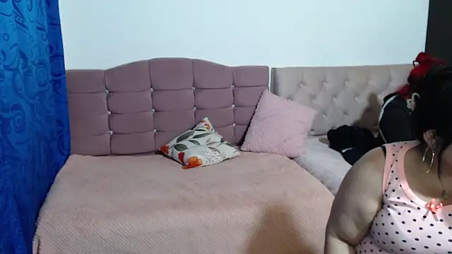 LITTLEKITTY19 online show from December 13, 8:04 pm