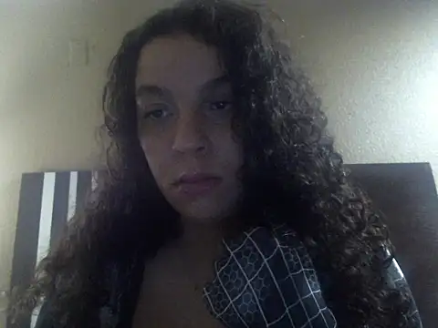 Snapshot of lotuzpetals chatting on October 30, 9:33 pm lotuzpetals online show from October 30, 9:33 pm