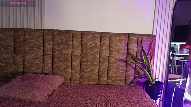 Missdionne curly online show from March 21, 11:25 am