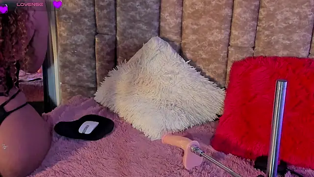 Missdionne curly online show from December 19, 12:07 pm