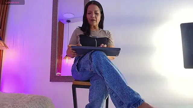 EvaGoddess  online show from March 18, 4:30 pm