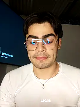 Snapshot of Mason_grey chatting on October 2, 5:22 am Mason grey online show from October 2, 5:22 am