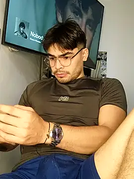 Snapshot of Mason_grey chatting on October 27, 12:28 pm Mason grey online show from October 27, 12:28 pm