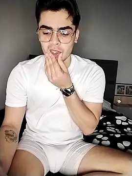 Snapshot of Mason_grey chatting on November 8, 9:40 pm Mason grey online show from November 8, 9:40 pm