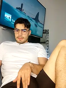 Snapshot of Mason_grey chatting on October 25, 12:39 pm Mason grey online show from October 25, 12:39 pm