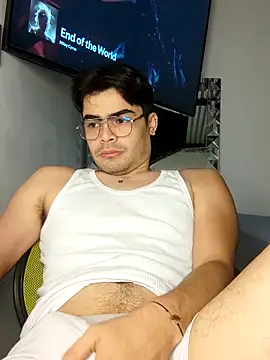 Snapshot of Mason_grey chatting on November 17, 11:14 am Mason grey online show from November 17, 11:14 am