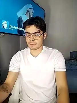 Snapshot of Mason_grey chatting on November 25, 11:10 am Mason grey online show from November 25, 11:10 am