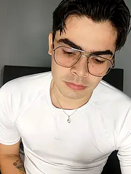 Snapshot of Mason_grey chatting on November 9, 10:14 pm Mason grey online show from November 9, 10:14 pm