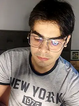 Snapshot of Mason_grey chatting on November 22, 10:08 pm Mason grey online show from November 22, 10:08 pm