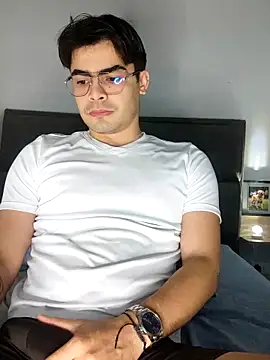 Snapshot of Mason_grey chatting on November 20, 10:27 am Mason grey online show from November 20, 10:27 am