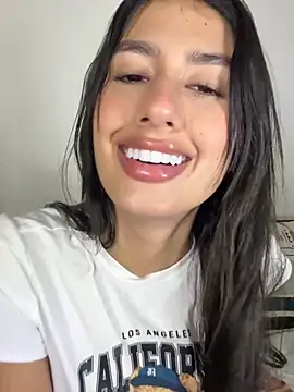 Snapshot of Julieta_Duque chatting on July 24, 3:46 am Julieta Duque online show from July 24, 3:46 am