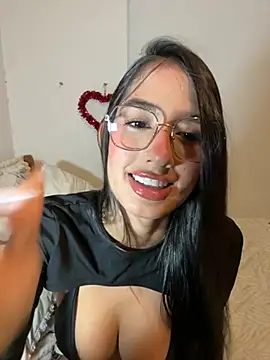 Julieta Duque online show from March 3, 3:24 am