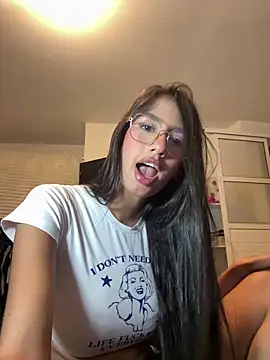 Julieta Duque online show from February 2, 11:59 pm