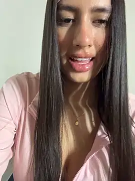 Snapshot of Julieta_Duque chatting on June 17, 3:50 am Julieta Duque online show from June 17, 3:50 am