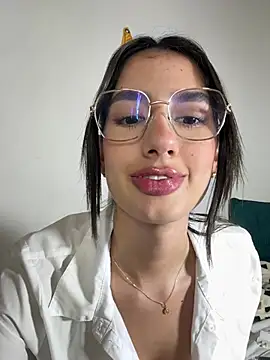 Snapshot of Julieta_Duque chatting on July 13, 2:33 am Julieta Duque online show from July 13, 2:33 am