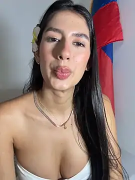 Snapshot of Julieta_Duque chatting on July 2, 3:23 am Julieta Duque online show from July 2, 3:23 am