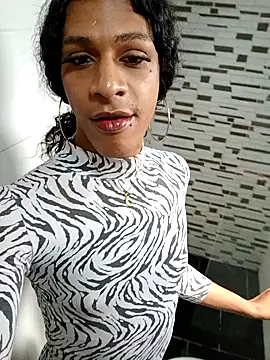 Snapshot of violettath chatting on November 10, 2:44 pm violettath online show from November 10, 2:44 pm