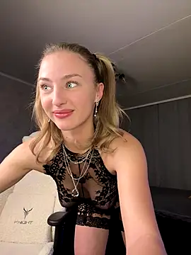 Snapshot of Mally_Say chatting on October 21, 8:41 pm Mally Say online show from October 21, 8:41 pm