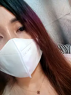 Snapshot of zuzuuLy chatting on October 21, 3:33 pm zuzuuLy online show from October 21, 3:33 pm