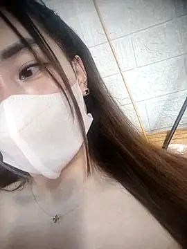 Snapshot of zuzuuLy chatting on November 9, 2:10 pm zuzuuLy online show from November 9, 2:10 pm