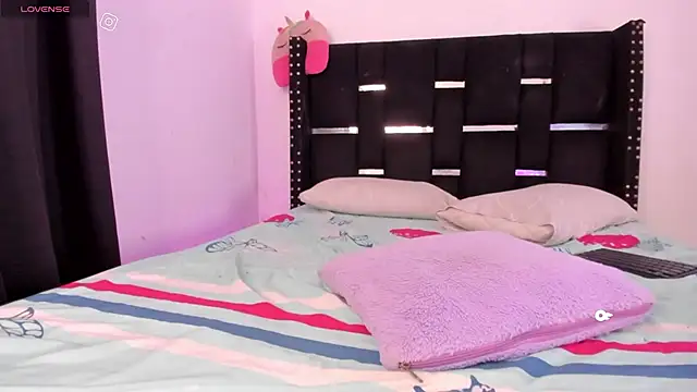 DAYANNAVELEZ online show from April 17, 2:42 pm