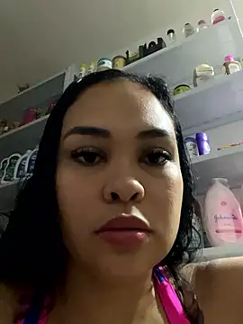 Snapshot of FOX_LATINA chatting on February 21, 1:51 am FOX LATINA online show from February 21, 1:51 am